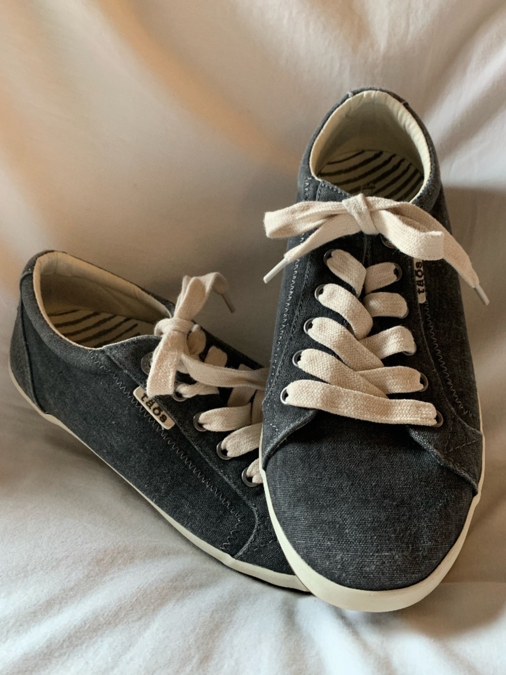 Taos Footwear women's 'Star Sneakers' in charcoal wash canvas